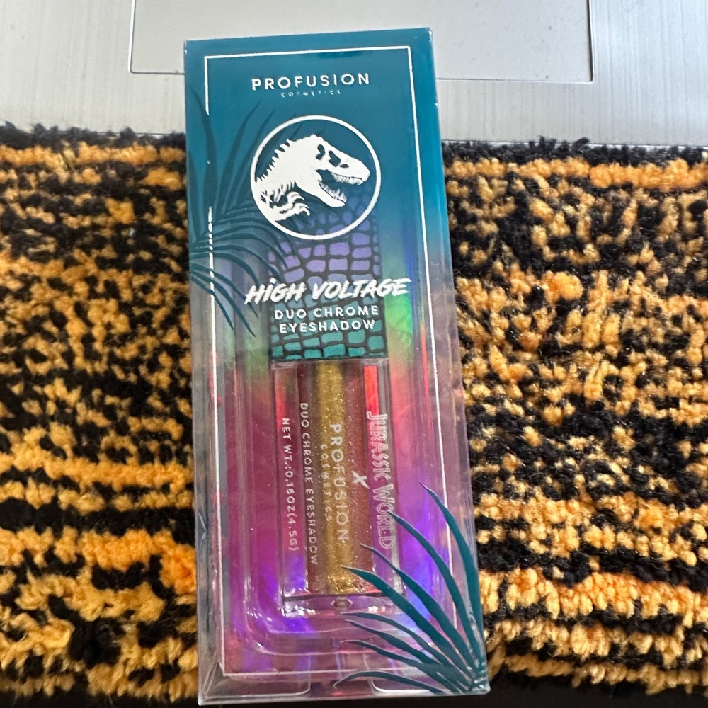 Profusion Jurassic World High Voltage Duo Chrome Eyeshadow T-Rex Gold Green 4.5g